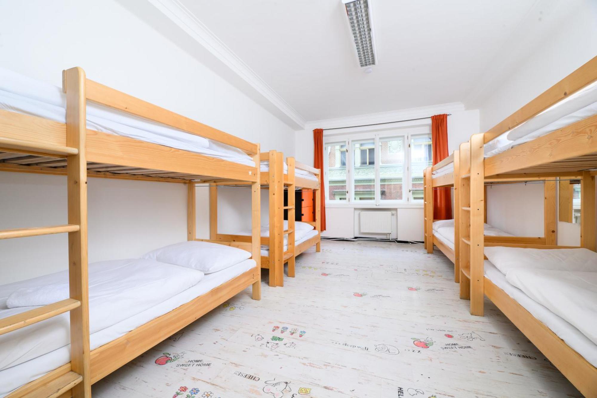 Benedikt City Center Hostel Prague Luaran gambar